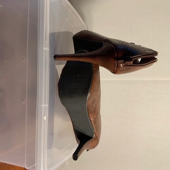 Dot's brown alligator peep toe heels - Picture 5 of 8